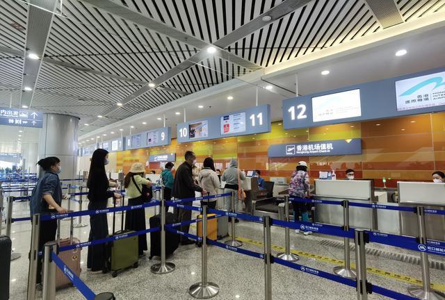 首发:深圳蛇口港快船服务首迎经香港机场出境旅游团
